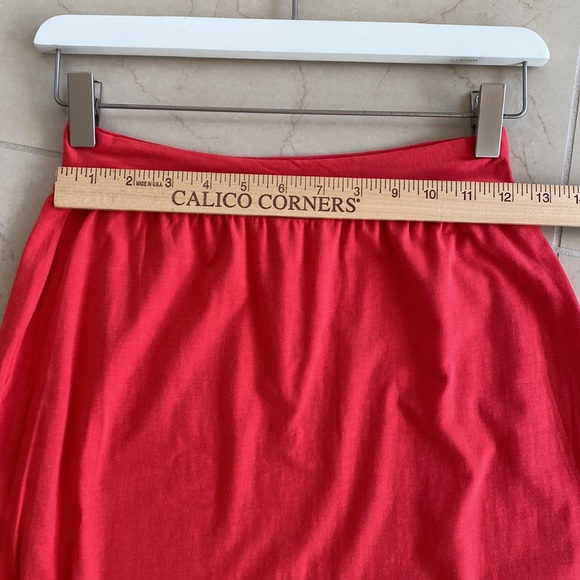 Splendid pull on skirt with slit. Coral-y red color. Small - Picture 8 of 9